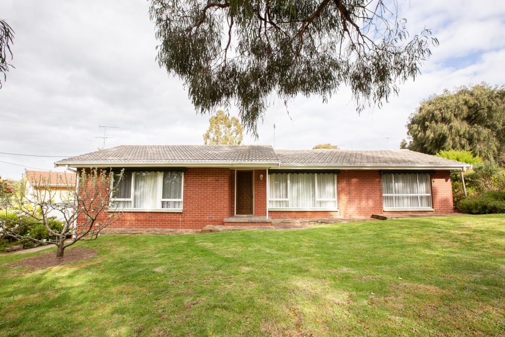 W Lobban property