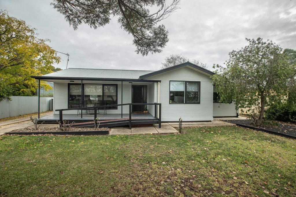 M Smith property